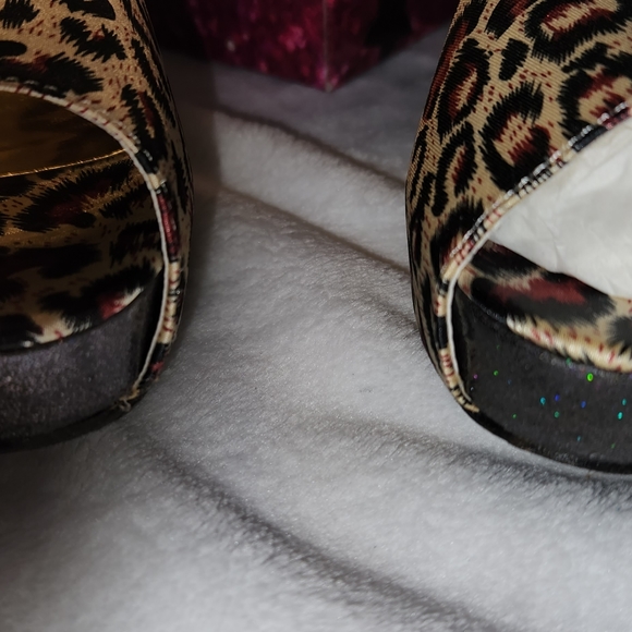 RuPaul leopard print heels - Picture 4 of 5